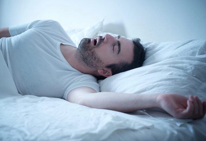 Ngáy ngủ tiềm ẩn nhiều ảnh hưởng xấu đến sức khỏe. (Ảnh minh họa).