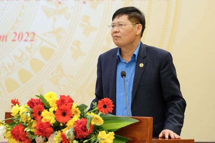 Ông Phan Văn Anh – Phó Chủ tịch Tổng Liên đoàn Lao động Việt Nam phát biểu tại Hội nghị (Ảnh: Văn Sơn)