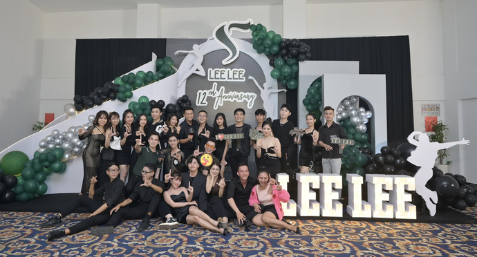 Kỷ niệm 12 năm thành lập vũ đoàn được Lee Lee đầu tư tổ chức hoành tráng với tập thể vũ công và quý đối tác lớn tham dự.
