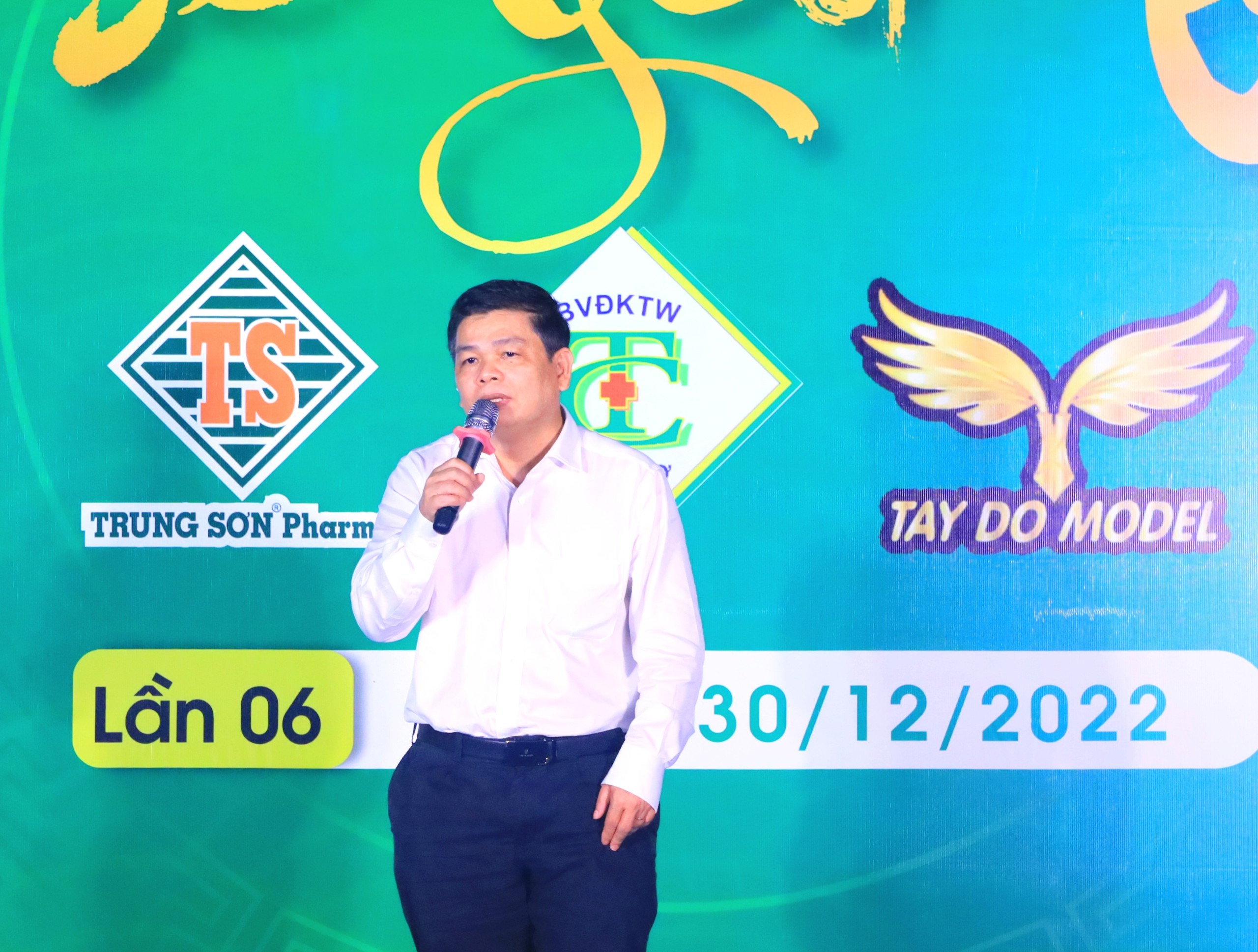 BS.CK2 Phạm Thanh Phong – Phó Giám đốc Bệnh viện Đa khoa trung ương Cần Thơ phát biểu tại chương trình.