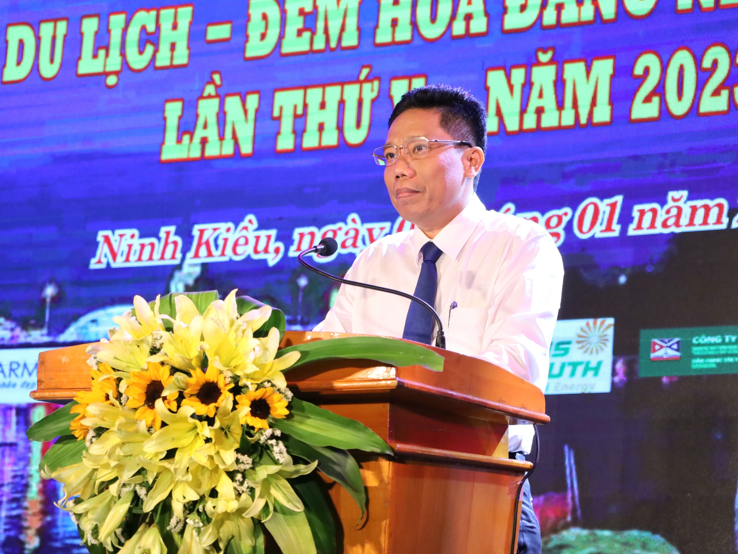 Ông Nguyễn Thực Hiện - Phó Chủ tịch UBND TP. Cần Thơ phát biểu chỉ đạo tại lễ khai mạc ngày hội.