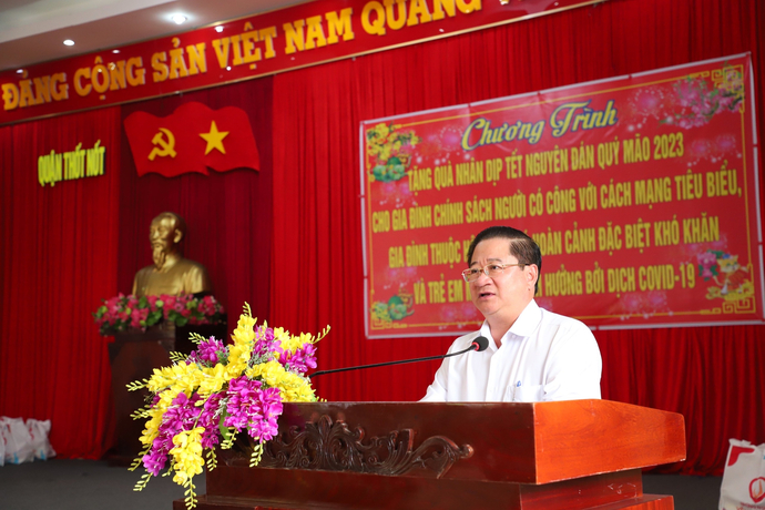 Ông Trần Việt Trường - Phó Bí thư Thành ủy, Chủ tịch UBND thành phố Cần Thơ phát biểu tại buổi lễ.