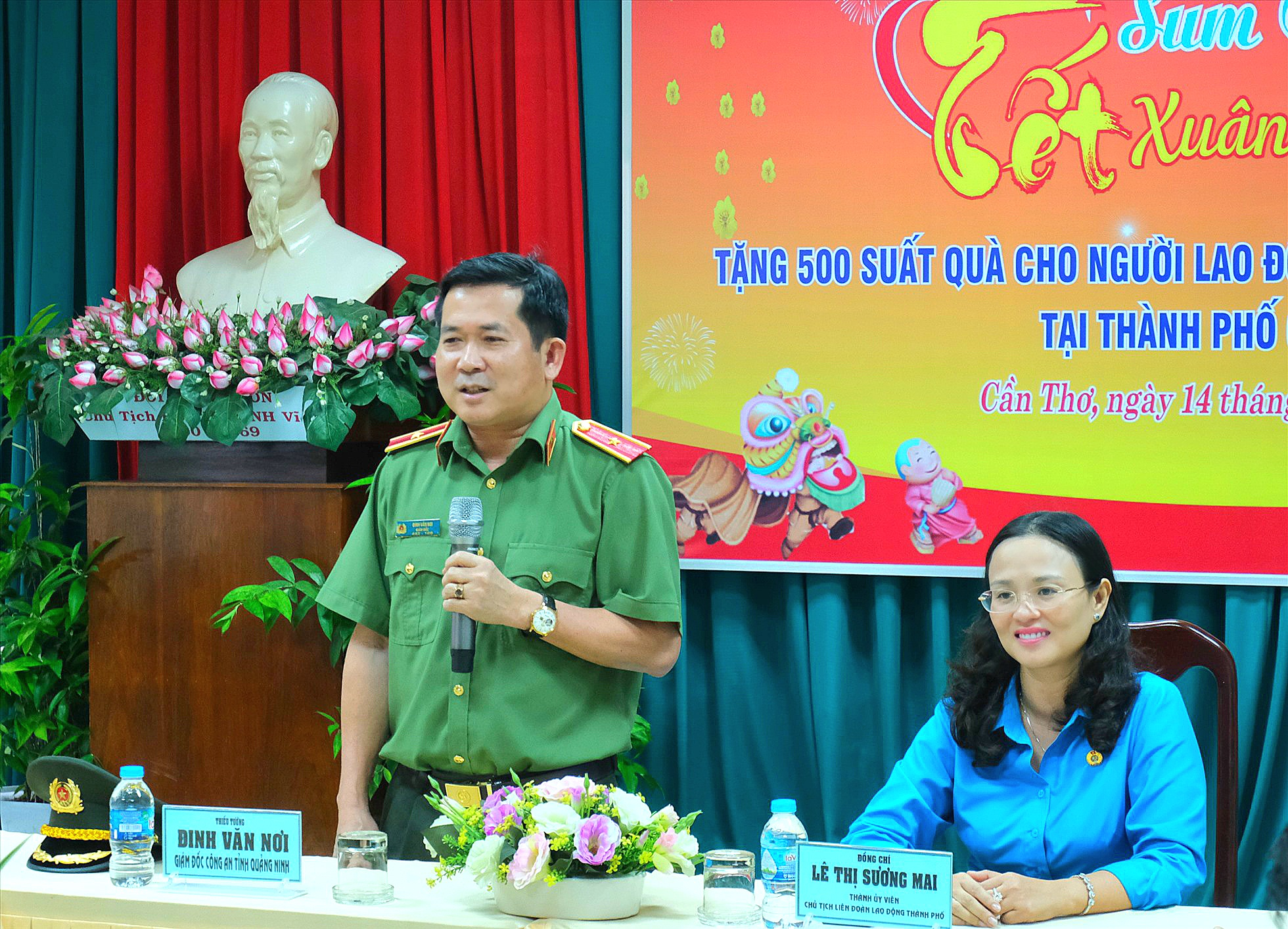 Thiếu tướng Đinh Văn Nơi - Giám đốc Công an tỉnh Quảng Ninh phát biểu chúc Tết tại chương trình.