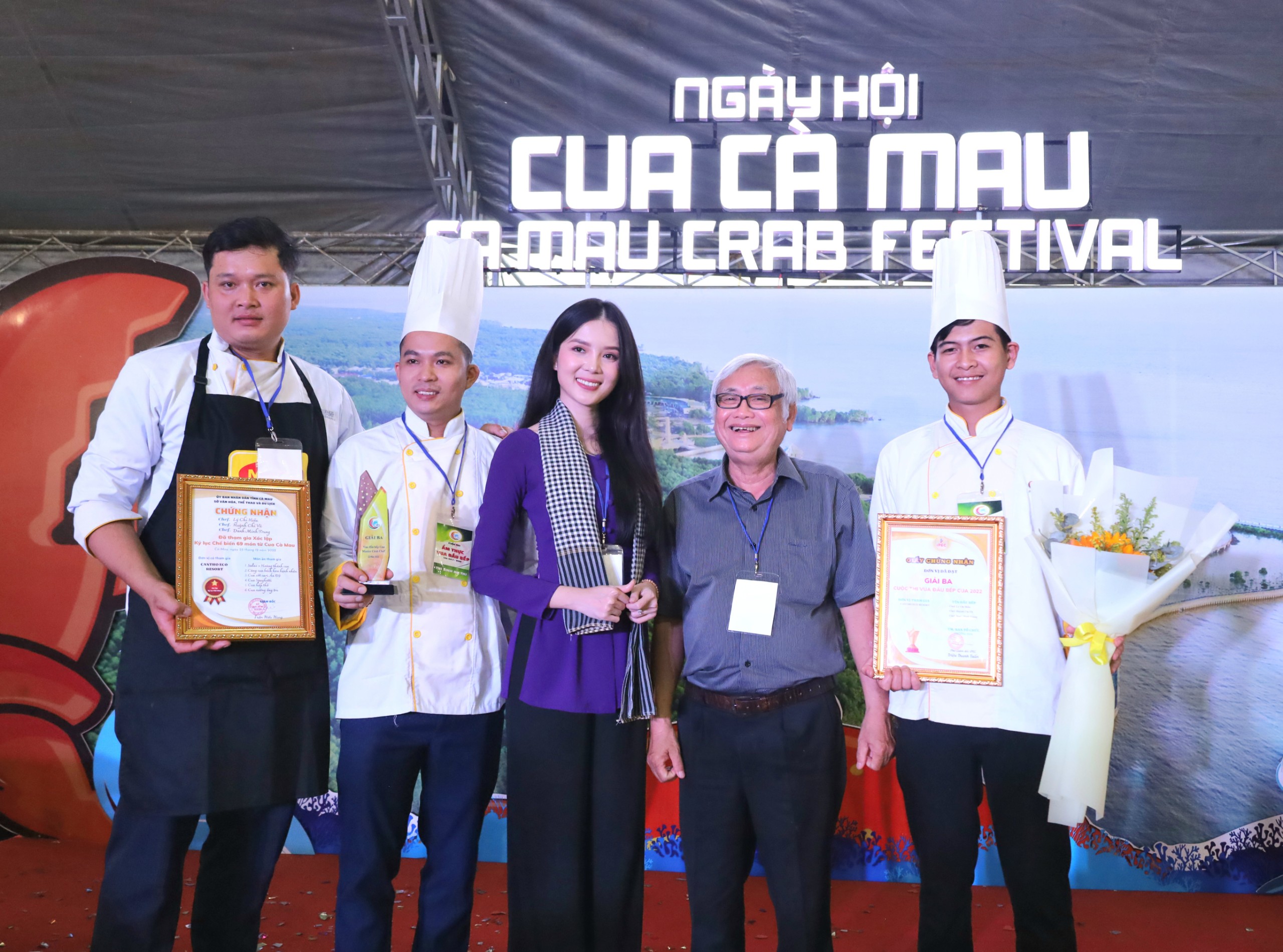 Các đầu bếp của Cantho Eco Resort góp phần mang đến thành công cho Ngày hội Cua Cà Mau năm 2022.