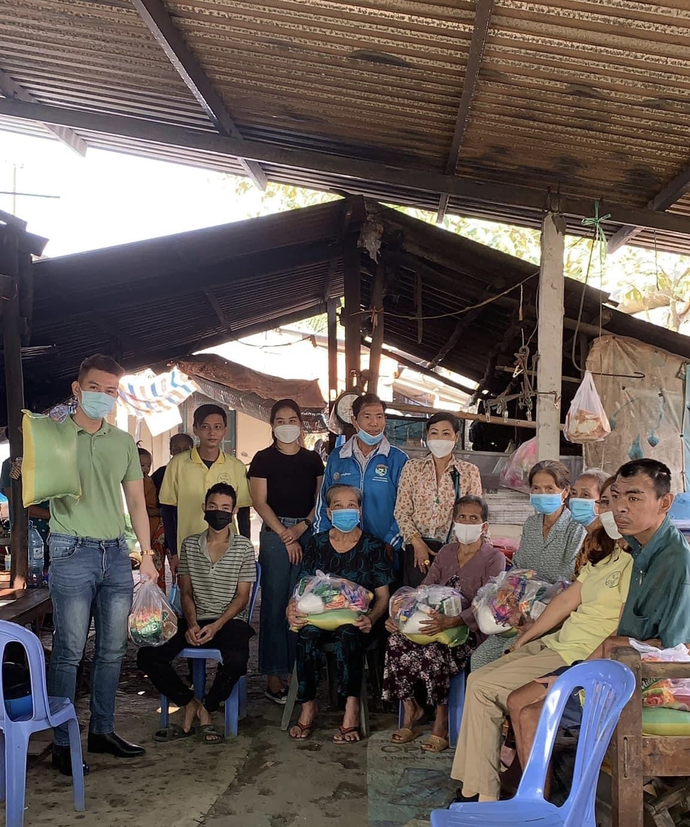 Mỗi chuyến thiện nguyện, giúp đỡ hoàn cảnh khó khăn đều không thể vắng bóng chàng bác sĩ đầy tài năng.