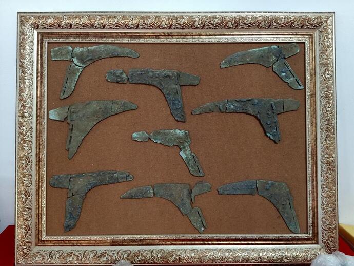 Hiện vật có hình dạng như những chiếc rìu được giới thiệu từ Bảo tàng tỉnh Cà Mau là có từ thời kỳ Đông Sơn.
