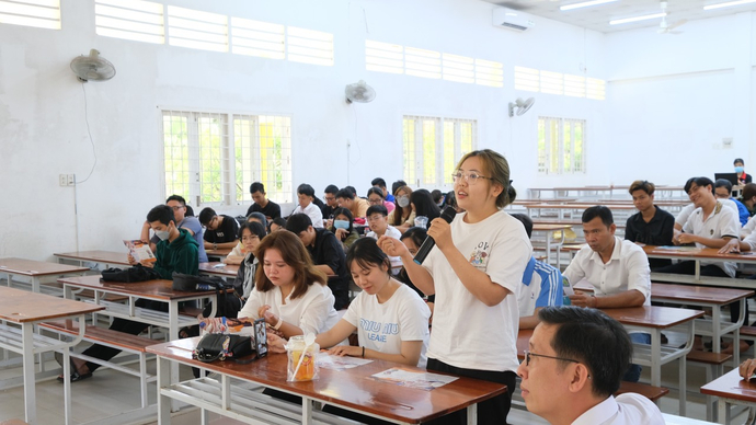 Công ty TNHH San Hà và trường Đại học Trà Vinh đã ký kết hợp tác thỏa thuận tư vấn hướng nghiệp, tạo điều kiện để sinh viên gia nhập thị trường lao động. Chương tình hợp tác đã giúp nhiều sinh viên có cơ hội trải nghiệm thực tập thực tế, tiếp cận, nắm bắt công việc thuận lợi hơn và còn được hỗ trợ giới thiệu việc làm.