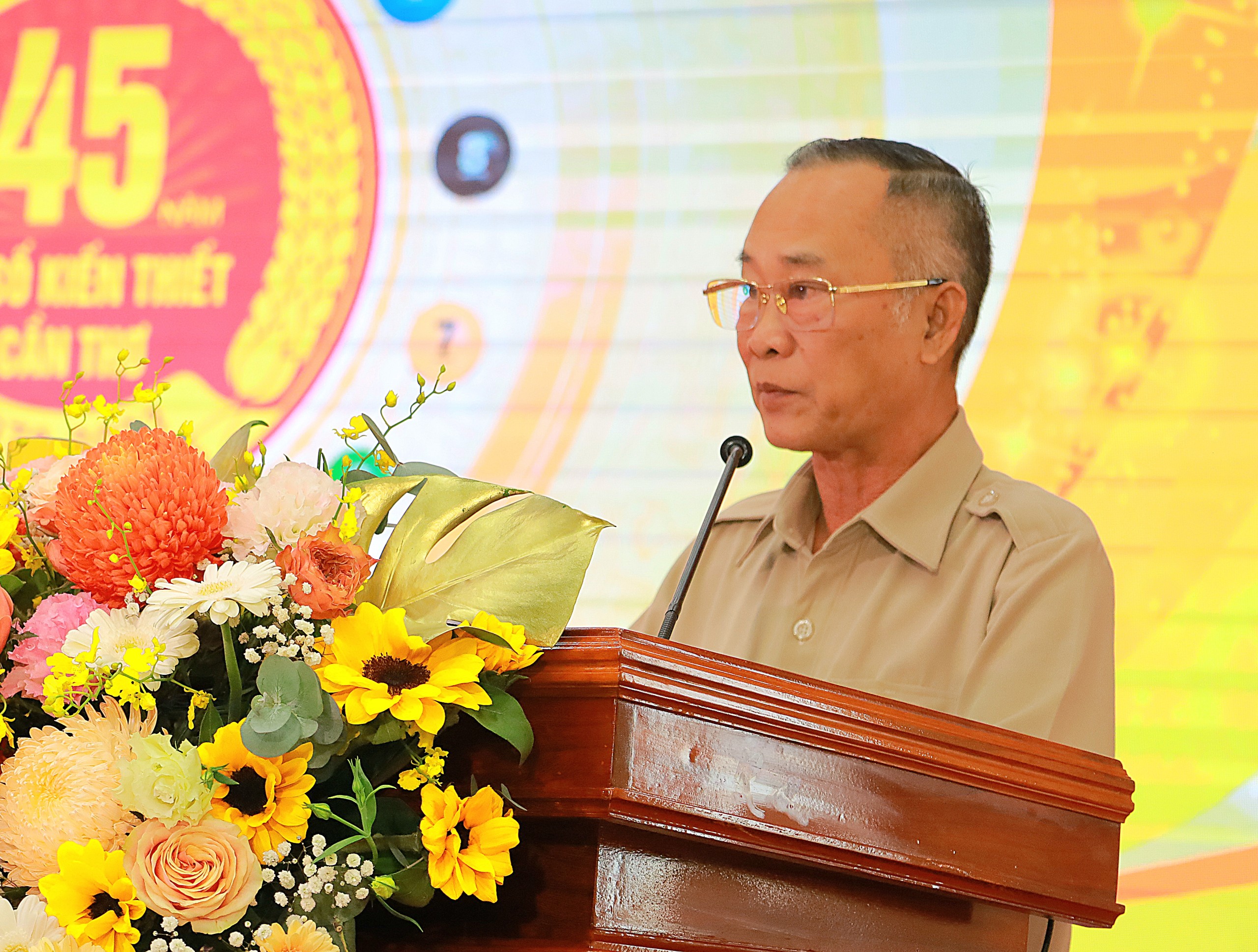Ông Trần Bình Trọng - Chủ tịch HĐQT, Tổng Giám đốc Công ty CP in tổng hợp Cần Thơ phát biểu tại lễ kỷ niệm.