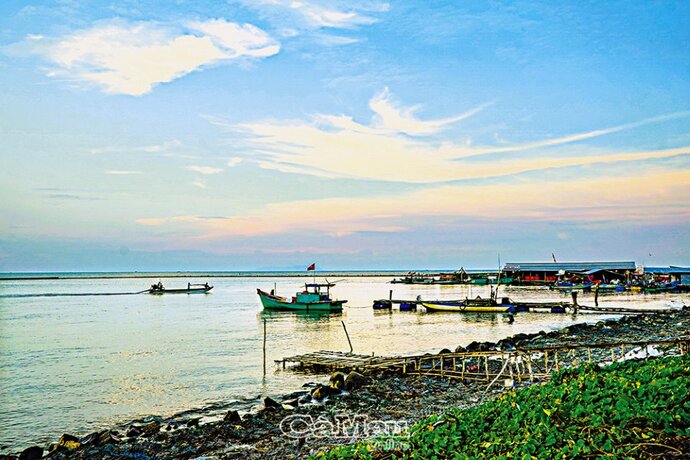 Yên bình làng biển Tiểu Dừa (U Minh), nơi giáp ranh với tỉnh bạn Kiên Giang.