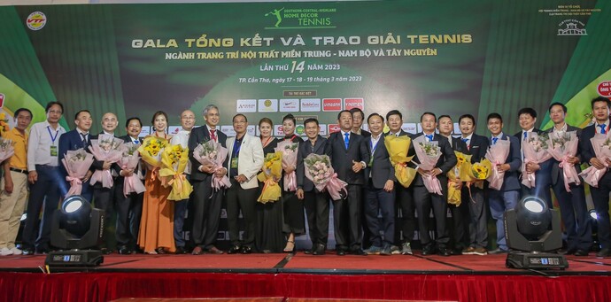 Giải Tennis ngành Trang trí nội thất miền Trung - Nam Bộ và Tây Nguyên lần thứ 14 tại TP. Cần Thơ nhận được nhiều sự ủng hộ từ các VĐV và thành viên tham dự.