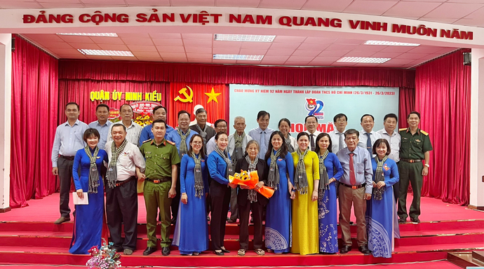 Đại biểu về tham dự Buổi họp mặt Cán bộ Đoàn TP Cần Thơ và Quận Ninh Kiều.