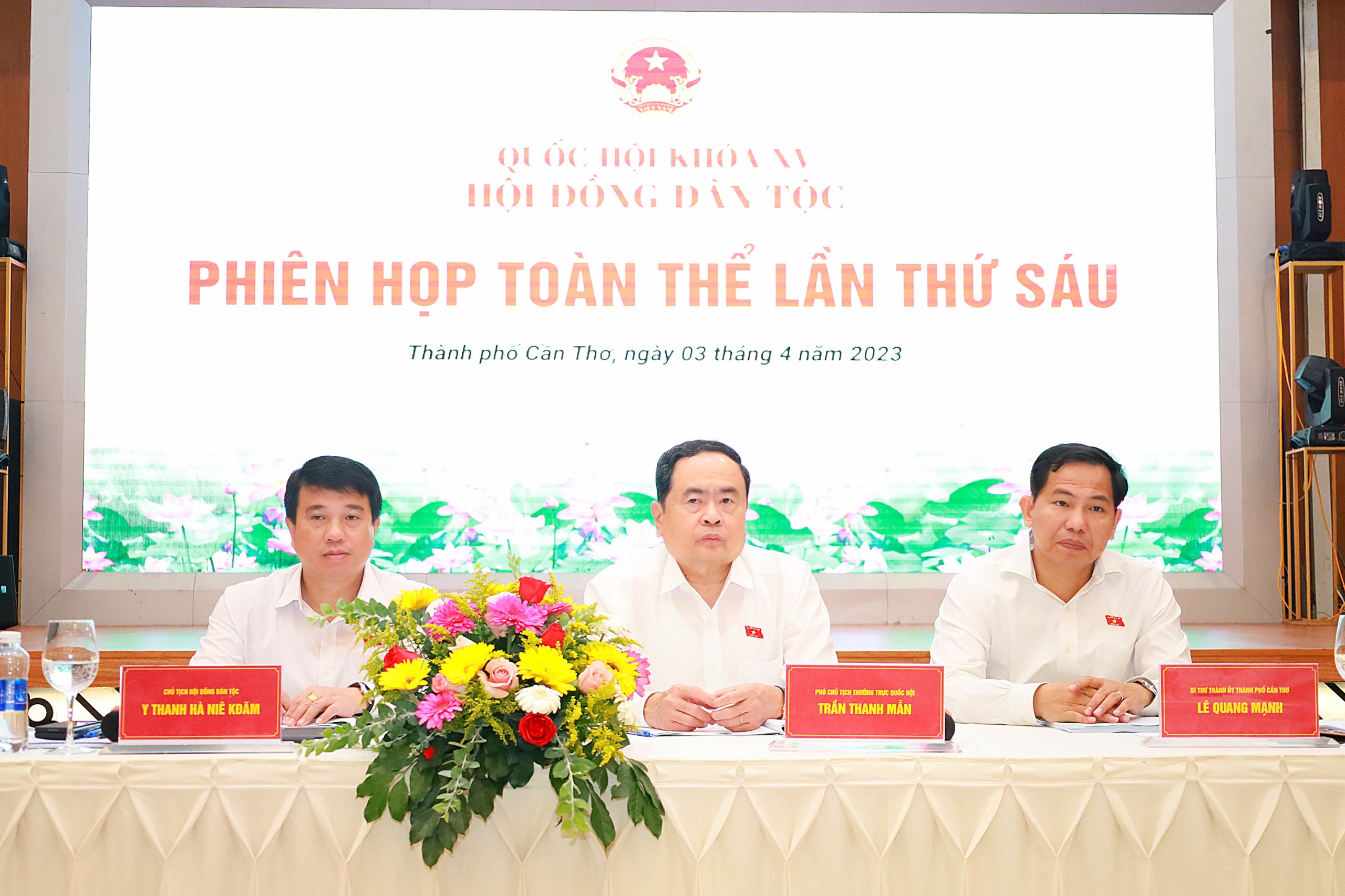 Ông Trần Thanh Mẫn - Phó Chủ tịch Thường trực Quốc hội dự Phiên họp toàn thể của Hội đồng Dân tộc tại TP. Cần Thơ.