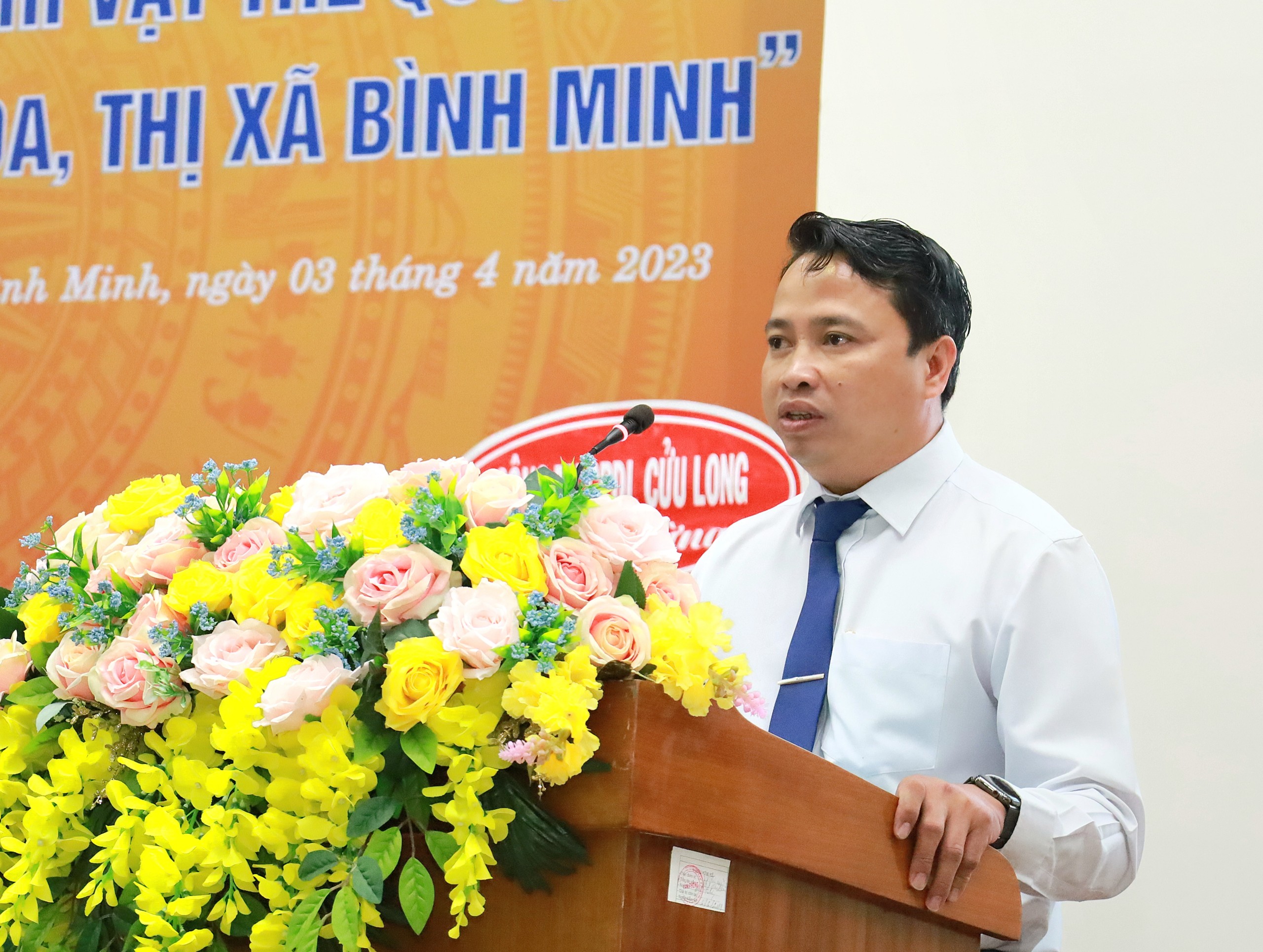 Ông Nguyễn Thanh Cần - Chủ tịch UBND thị xã Bình Minh, tỉnh Vĩnh Long phát biểu tại buổi lễ.