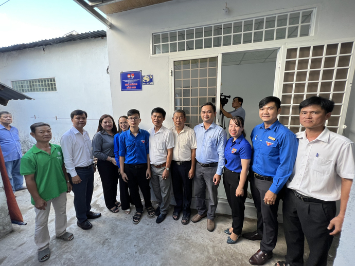 Căn nhà chính thức được bàn giao cho gia đình Đoàn viên Trần Văn Yên.