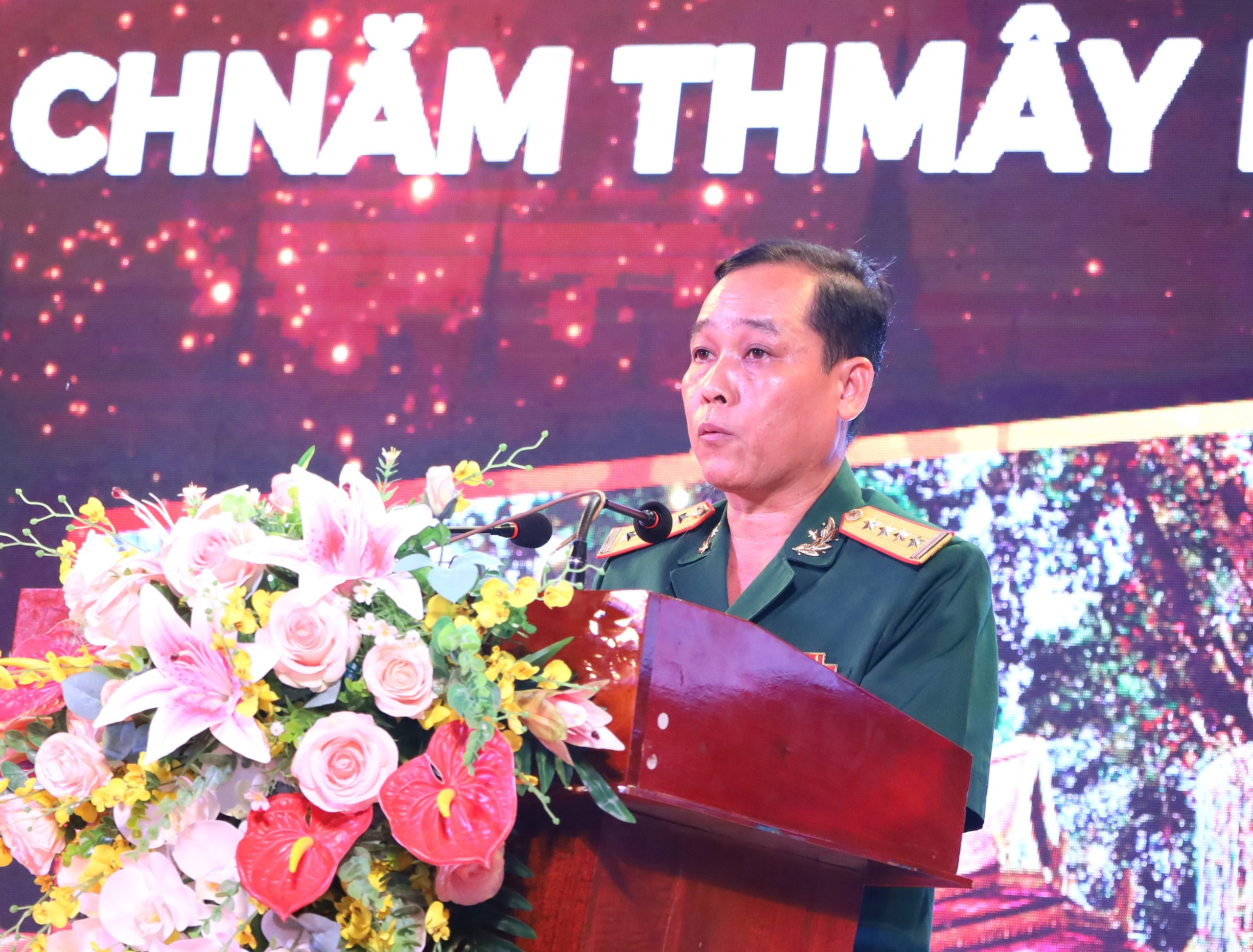 Đại tá Trần Quốc Khởi - Phó Chính ủy Bộ Chỉ huy quân sự TP. Cần Thơ phát biểu tổng kết Tết Quân dân mừng Chôl Chnăm Thmây năm 2023.