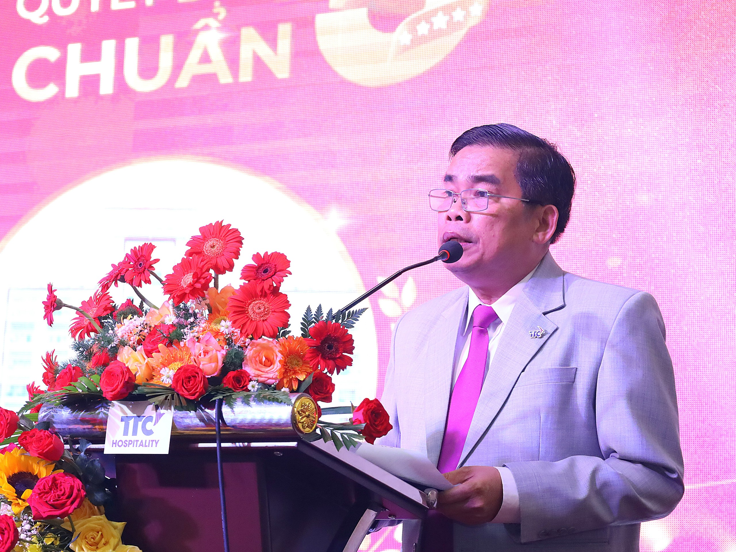 Ông Lê Chí Linh – Gíám đốc Khu vực miền Tây, kiêm Giám đốc Khách sạn TTC Cần Thơ phát biểu tại buổi lễ.