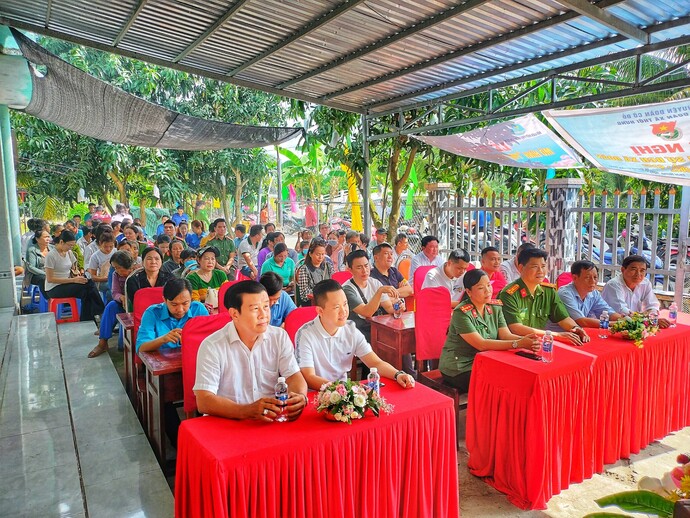 Đại biểu đến tham dự Lễ khánh thành.