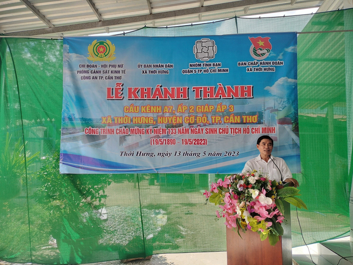 Ông Hà Thanh Trí - Nguyên Phó trưởng phòng Cảnh sát kinh tế Công an TP Cần Thơ chia sẻ niềm vui trong ngày khánh thành cầu giao thông nông thôn - Kênh A7.