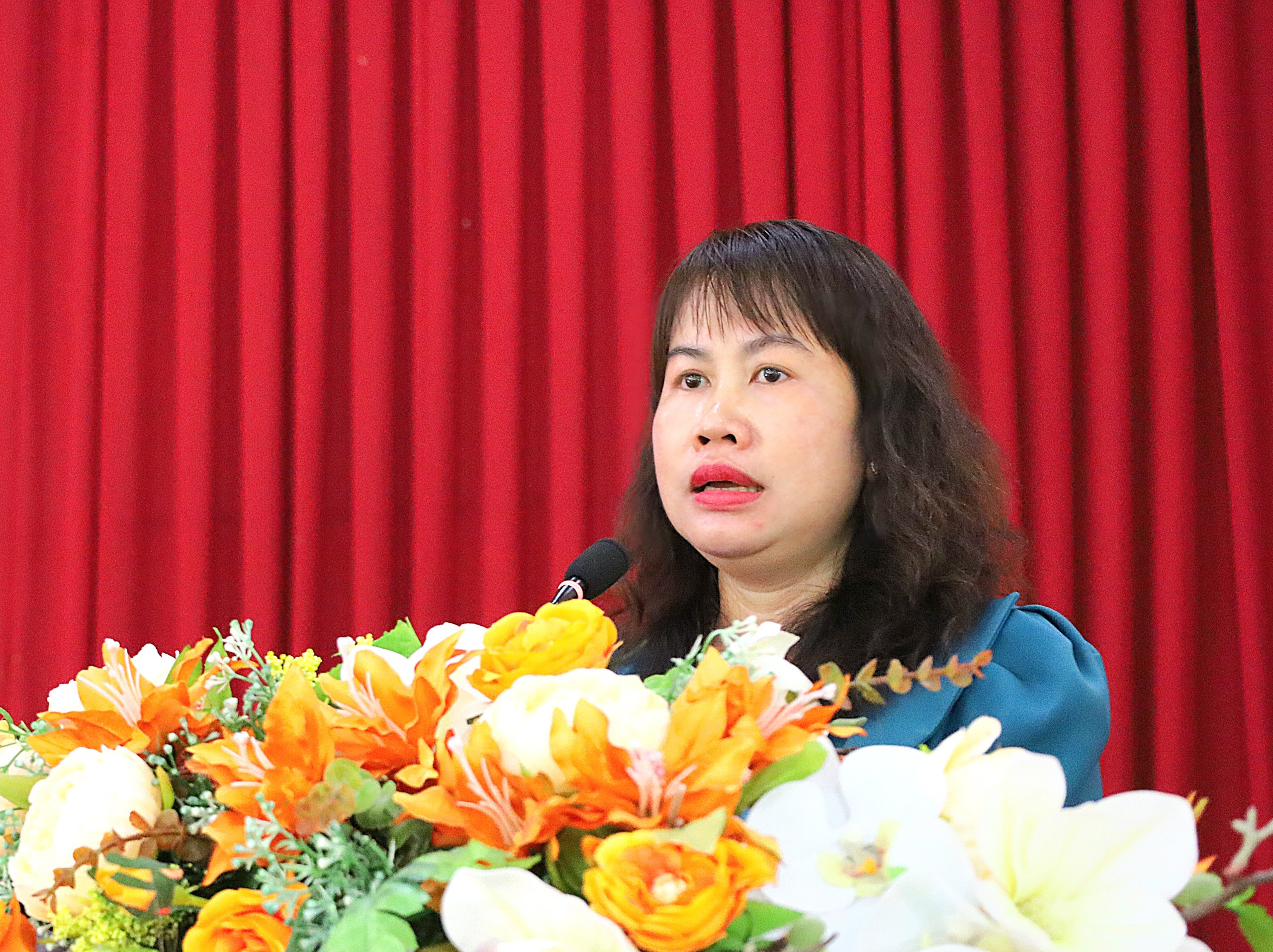 Bà Nguyễn Thị Ngọc Yến - Chủ tịch Hội LHPN huyện Thới Lai phát biểu tại chương trình.