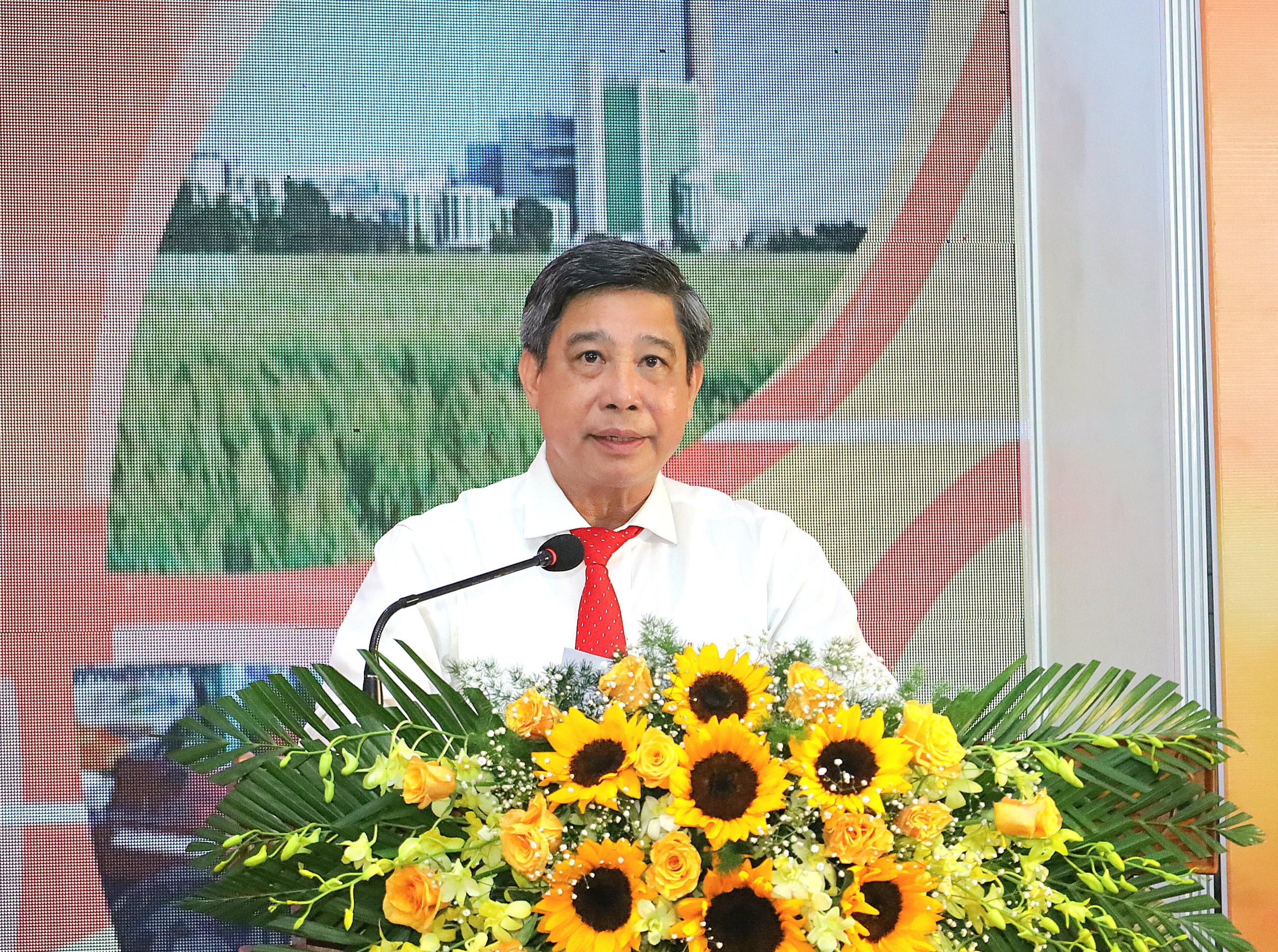 Ông Đồng Văn Thanh - Phó Bí thư Tỉnh ủy, Chủ tịch UBND tỉnh Hậu Giang phát biểu khai mạc.