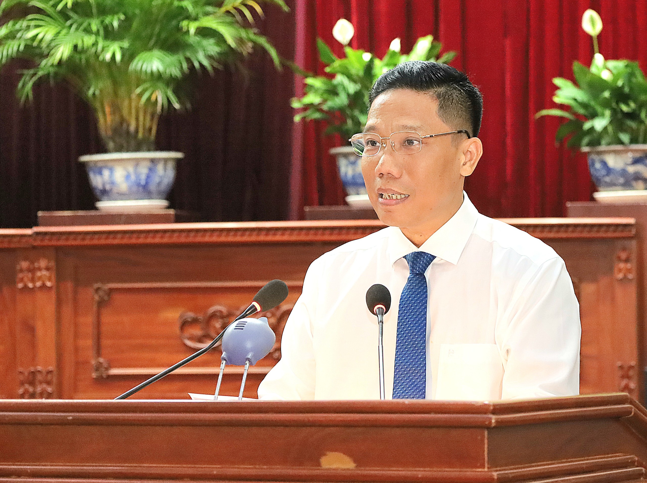 Ông Nguyễn Thực Hiện – Phó Chủ tịch UBND thành phố, Chủ tịch Hội đồng Quỹ Khuyến học TP. Cần Thơ phát biểu tại buổi lễ.