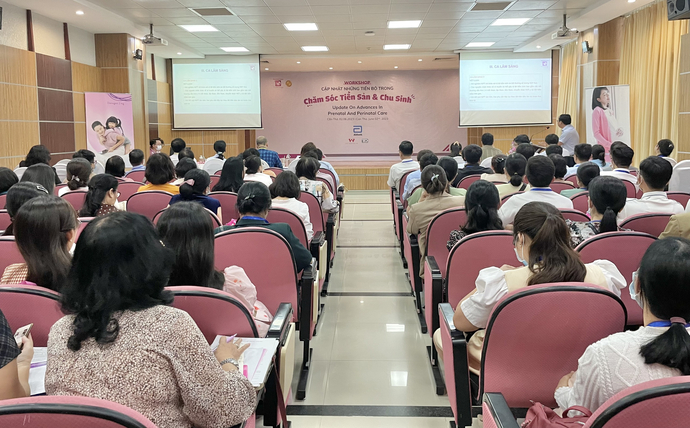 Quang cảnh workshop “Cập nhật những tiến bộ về chăm sóc tiền sản và chu sinh”.