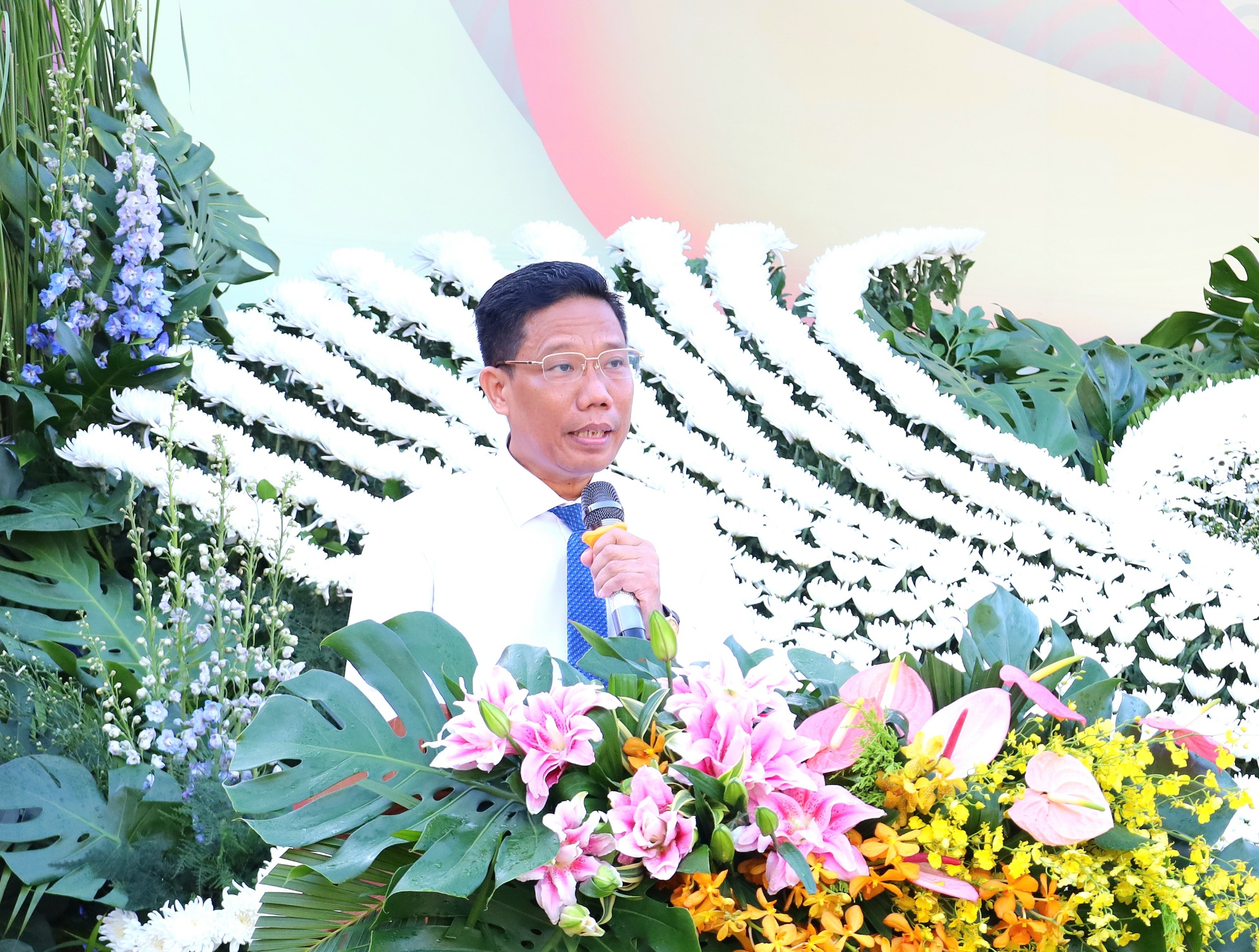 Ông Nguyễn Thực Hiện - Phó Chủ tịch Ủy ban nhân dân TP. Cần Thơ phát biểu chúc mừng tại buổi lễ.