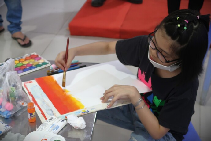 Các bài vẽ thể hiện sự sáng tạo phong phú của các em học sinh.