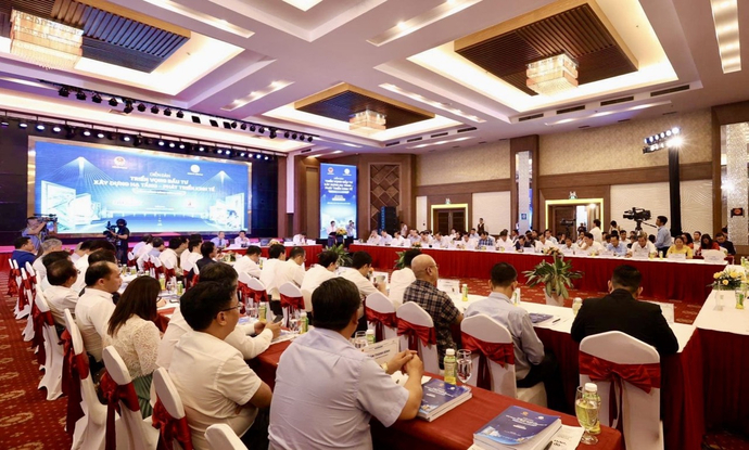 Toàn cảnh Diễn đàn “Triển vọng đầu tư xây dựng hạ tầng – Phát triển kinh tế Đồng bằng sông Cửu Long”.