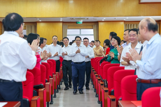 Thủ tướng Phạm Minh Chính tới thăm, làm việc với Hội Nhà báo Việt Nam (Ảnh: VGP)