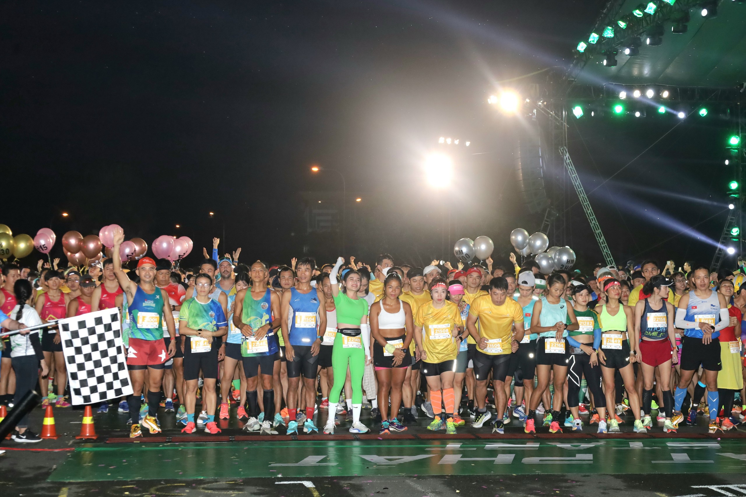 Giải Marathon quốc tế “Vietcombank Mekong Delta” - Hậu Giang lần thứ 3 năm 2022 có sự tham gia của hơn 8000 vận động viên.