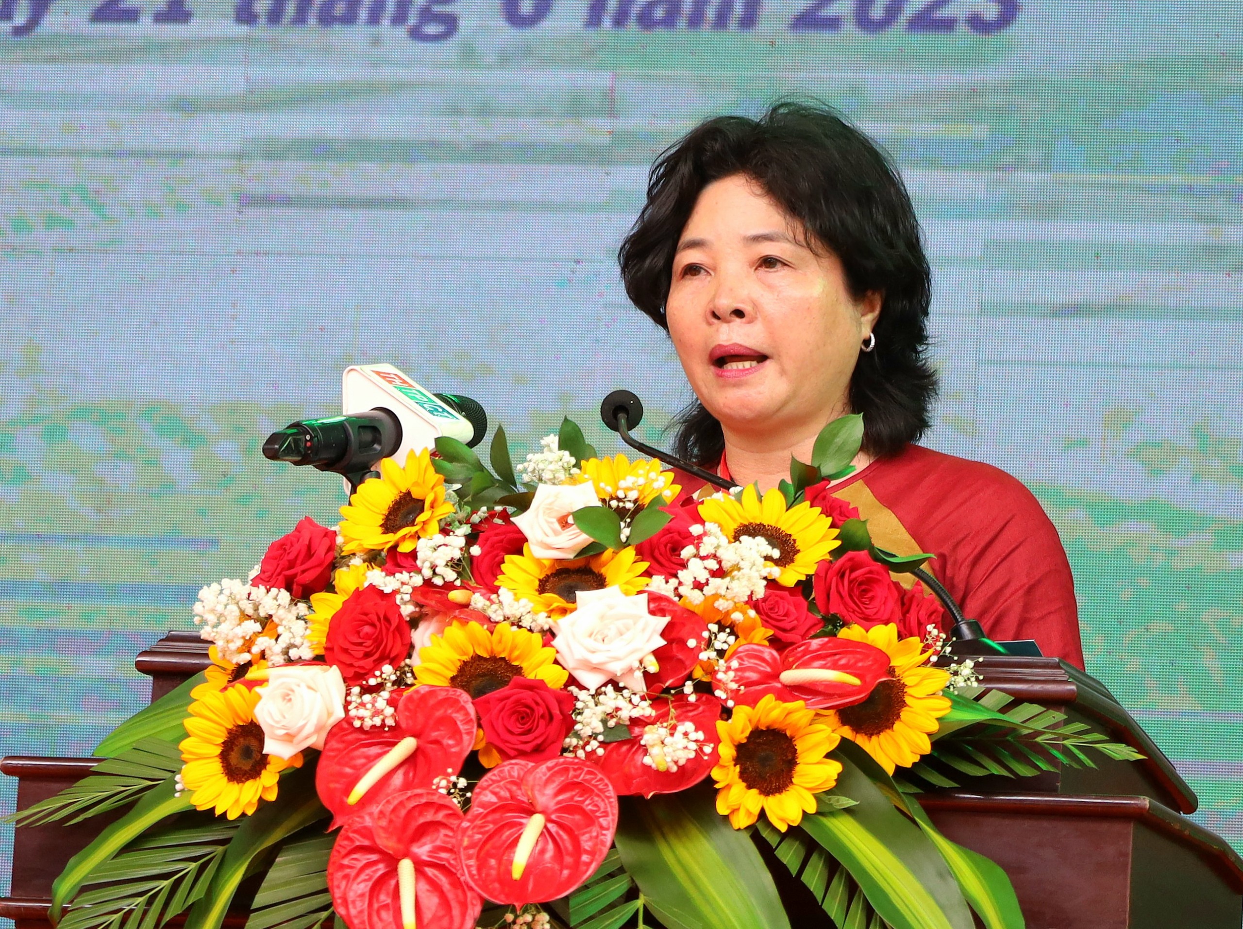 Bà Lê Thị Thúy Hằng – Phó Chủ tịch UBND quận Thốt Nốt phát biểu khai mạc tại buổi lễ.
