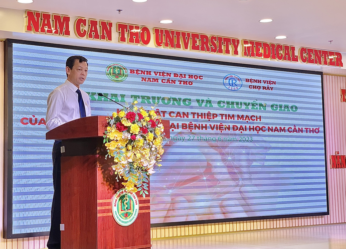 TS.BS Nguyễn Tri Thức, Giám đốc Bệnh viện Chợ Rẫy phát biểu tại buổi lễ.