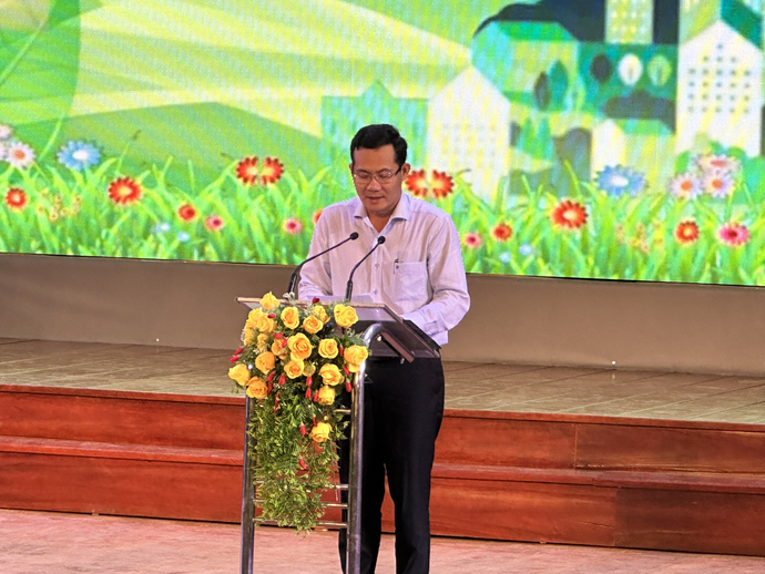 Ông Nguyễn Minh Tuấn - Giám đốc Sở VHTTDL - Ủy viên Thường trực Ban Chỉ đạo thành phố, phụ trách công tác gia đình thành phố, Trưởng ban tổ chức phát biểu tại hoạt động.