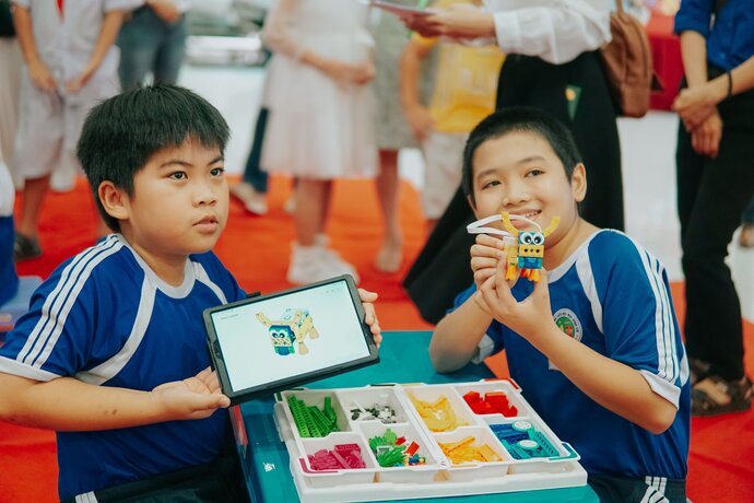 'Lập trình Robot' tại Công ty đào tạo, tư vấn giáo dục và công nghệ HSE hướng đến phát triển tư duy logic cho trẻ, khơi gợi niềm đam mê khoa học công nghệ, góp phần đào tạo nhân lực cho kỷ nguyên công nghệ số trong tương lai.