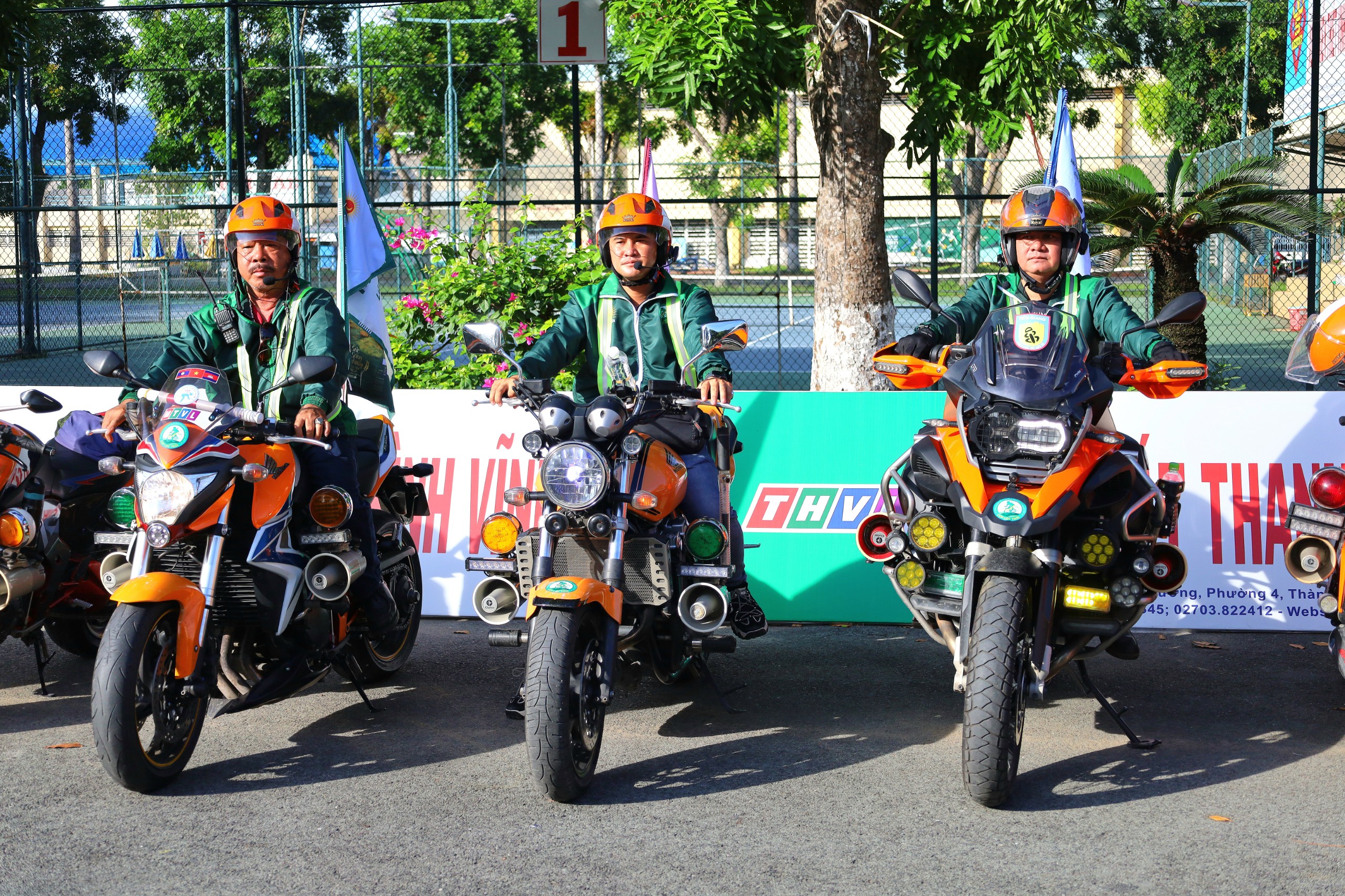 Tham gia đảm bảo an toàn tại Giải xe đạp nữ toàn quốc mở rộng An Giang 2023 có sự tham gia của 60 xe mô tô đến từ các tỉnh thành.