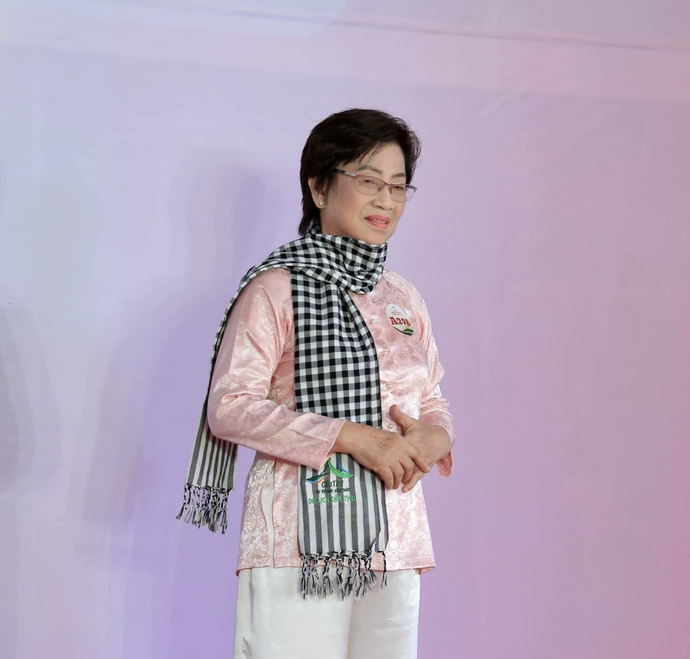 Cô Nguyễn Thị Ánh Điện (74 tuổi) là thí sinh có tuổi đời cao nhất trong top 46 thí sinh bước vào vòng chung kết. Cô nhận về giải Người đẹp Truyền cảm hứng tại hội thi 'Nét đẹp áo bà ba xưa và nay'.