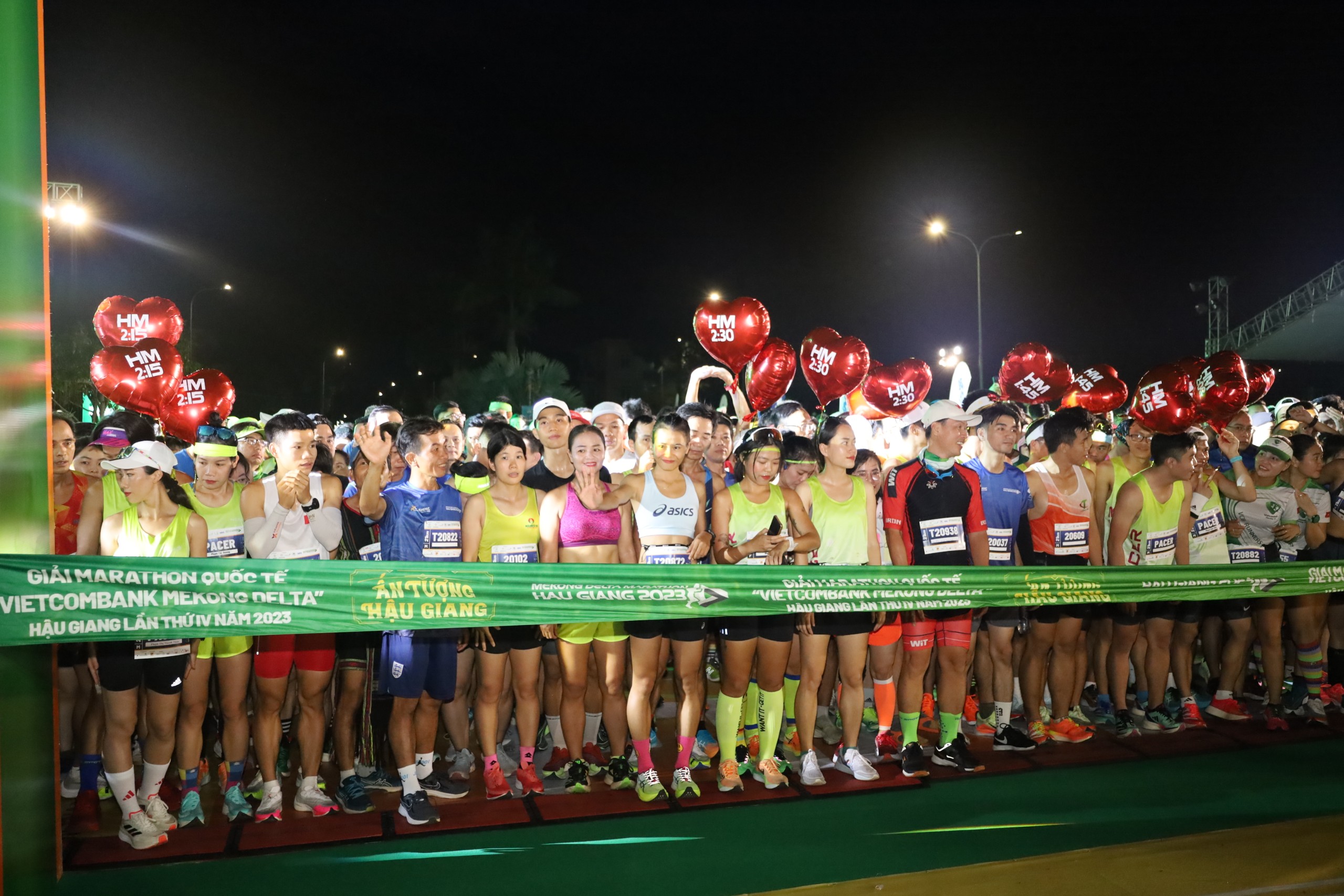 Giải Marathon quốc tế “Vietcombank Mekong delta” - Hậu Giang lần thứ IV năm 2023 với hơn 9000 vận động viên (VĐV) trong nước và quốc tế đã tham gia chinh phục cung đường cung đường ấn tượng miền Tây sông nước.