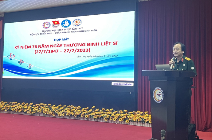 PGS.TS Lê Thành Tài – Chủ tịch HCCB Trường phát biểu tại buổi họp mặt.