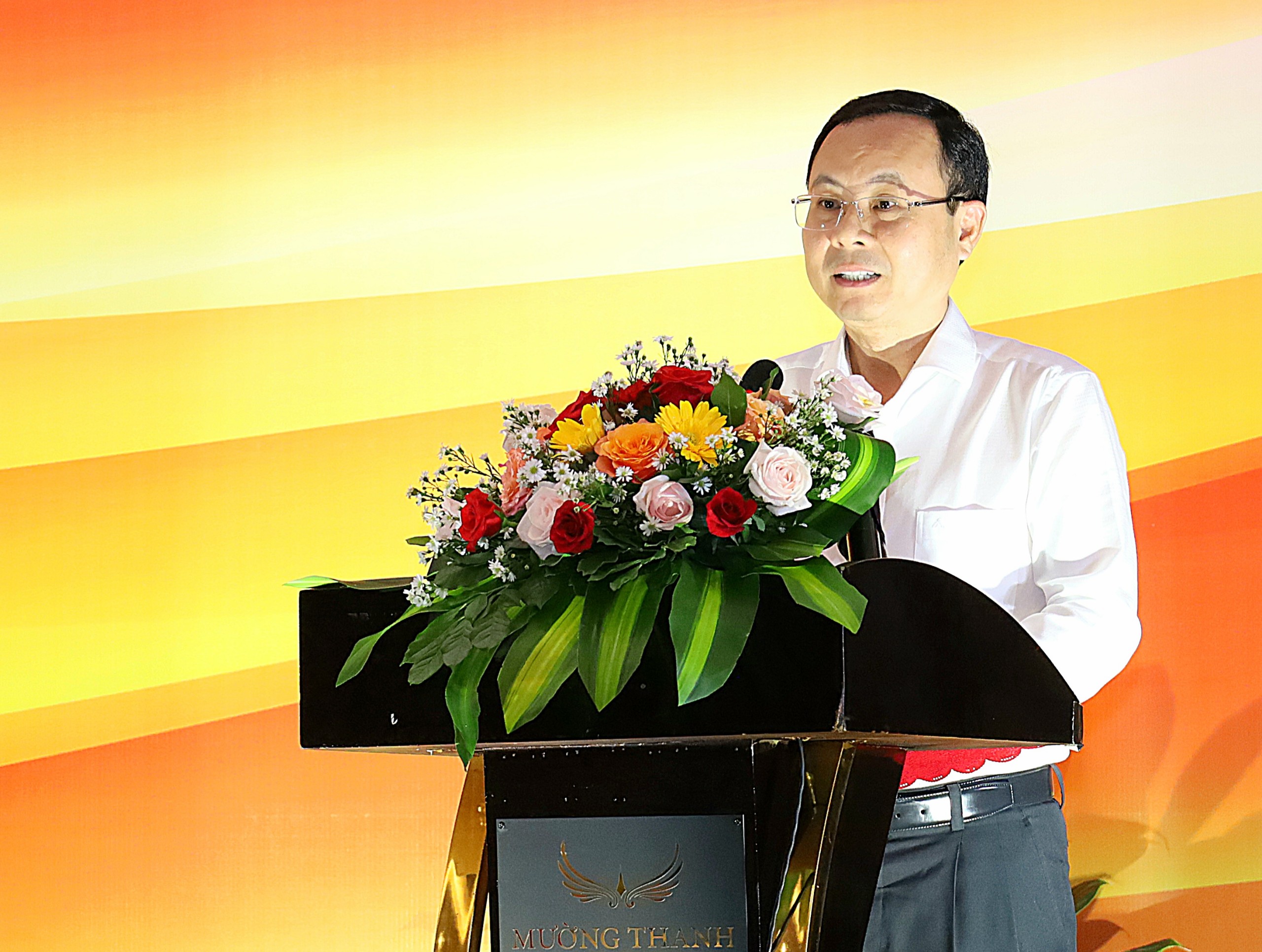 Ông Nguyễn Văn Hiếu – UV dự khuyết BCH Trung ương Đảng, Bí thư Thành ủy Cần Thơ phát biểu tại hội nghị.