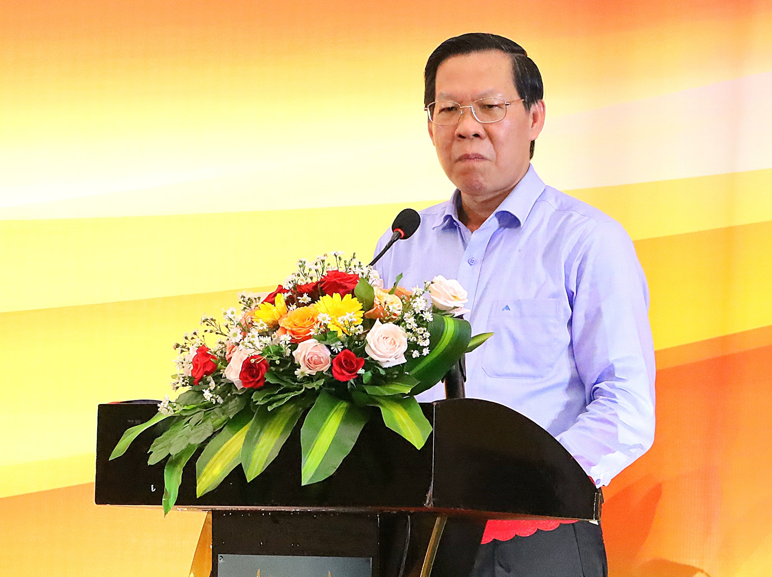 Ông Phan Văn Mãi – UV BCH Trung ương Đảng, Phó Bí thư Thường trực Thành ủy, Chủ tịch UBND TP. Hồ Chí Minh phát biểu tại hội nghị.