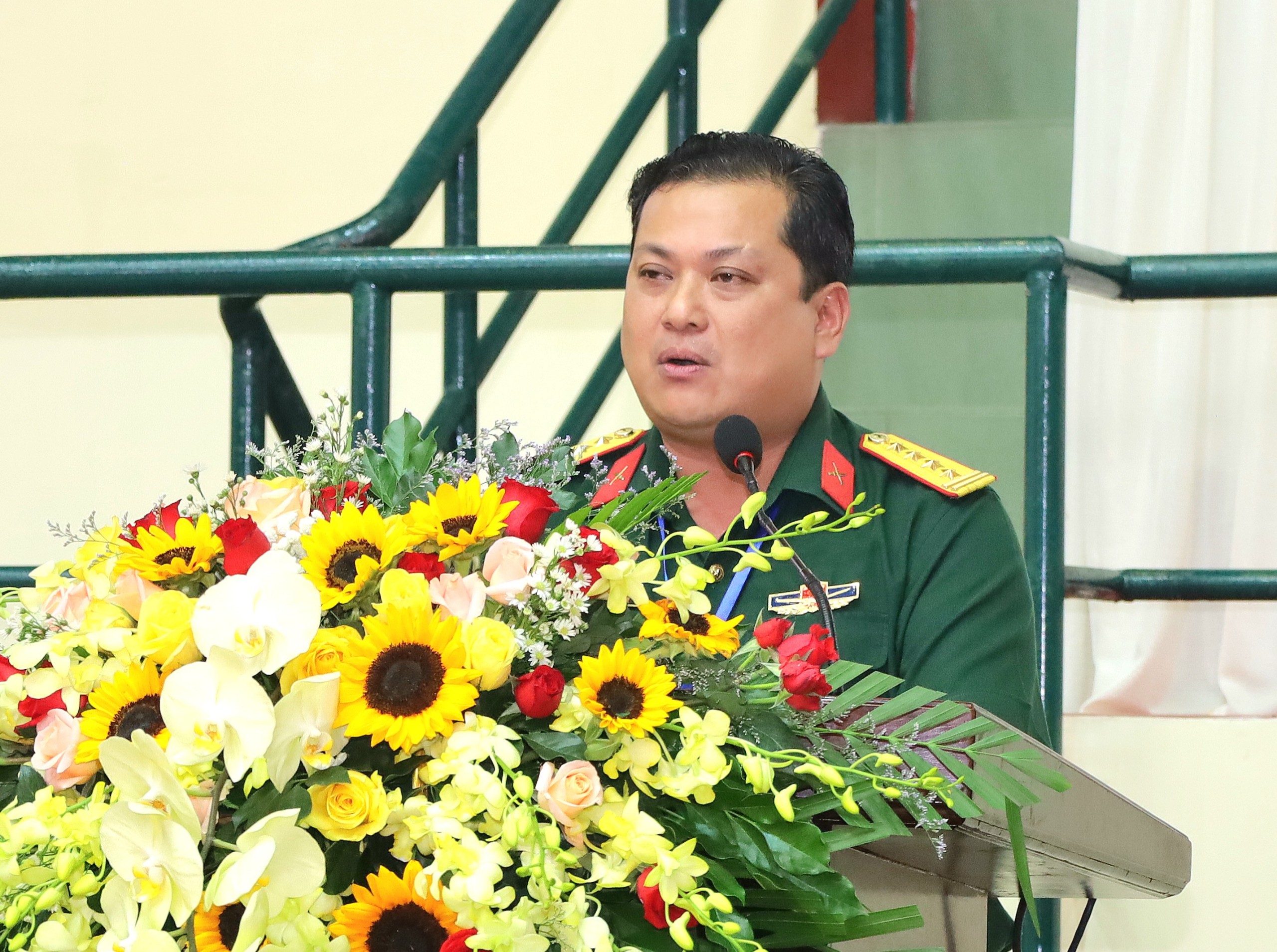 Đại tá Chiêm Thống Nhất - Phó Tư lệnh, Tham mưu trưởng Quân khu 9 phát biểu chào mừng tại lễ khai mạc hội thao.