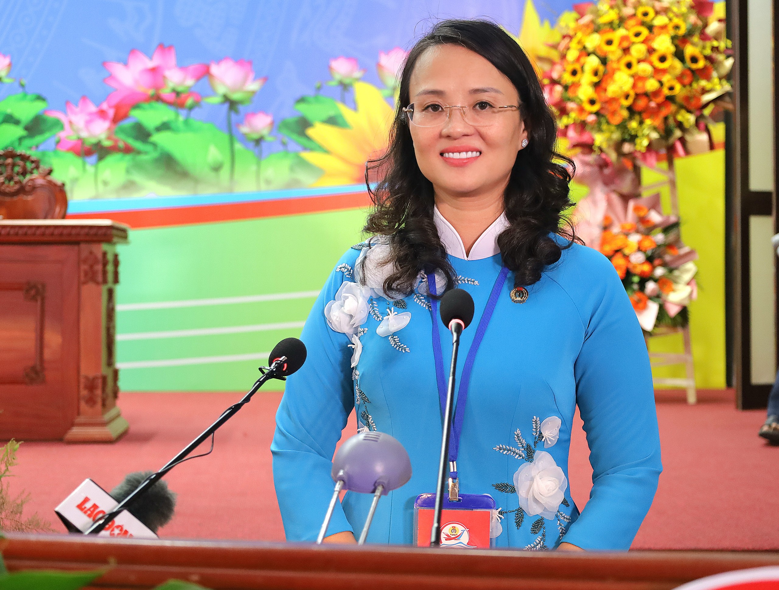 Bà Lê Thị Sương Mai - Chủ tịch Liên đoàn Lao động TP. Cần Thơ phát biểu khai mạc đại hội.