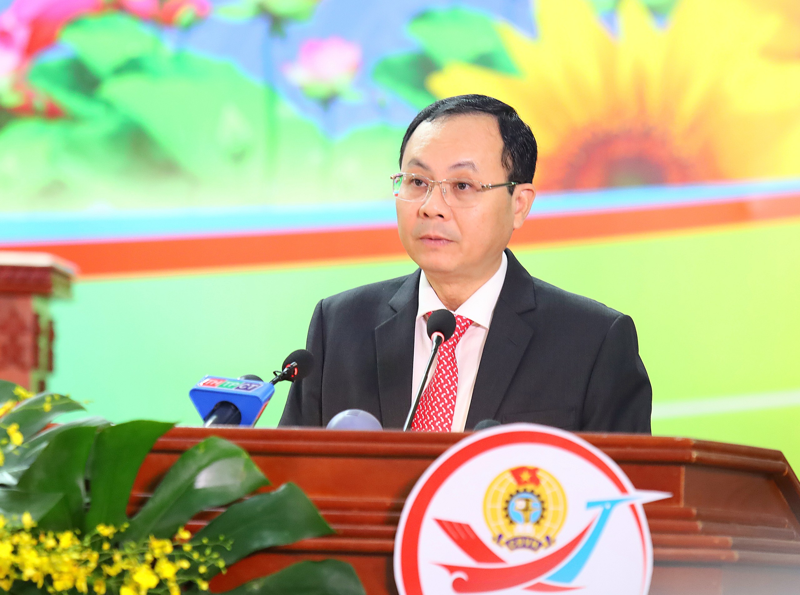 Ông Nguyễn Văn Hiếu - Ủy viên dự khuyết BCH Trung ương Đảng, Bí thư Thành ủy Cần Thơ phát biểu tại đại hội.