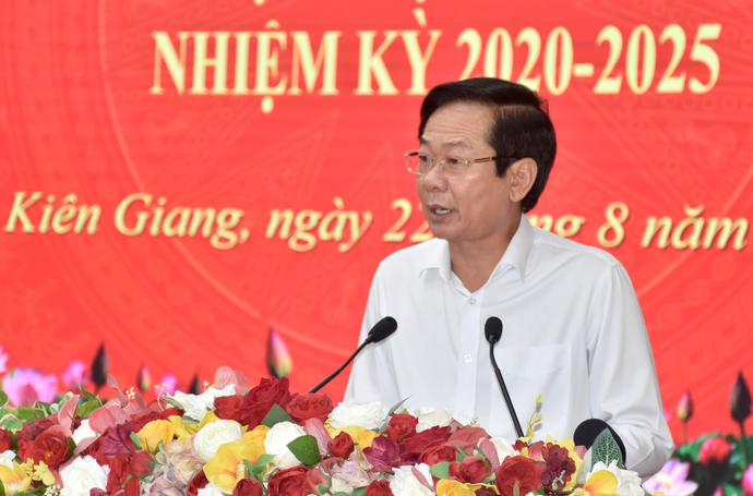 Ông Đỗ Thanh Bình - bí thứ Tỉnh ủy Kiên Giang - phát biểu chỉ đạo tại hội nghị.