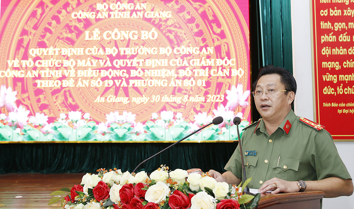 Đại tá Lâm Phước Nguyên - Giám đốc Công an tỉnh phát biểu tại buổi Lễ.