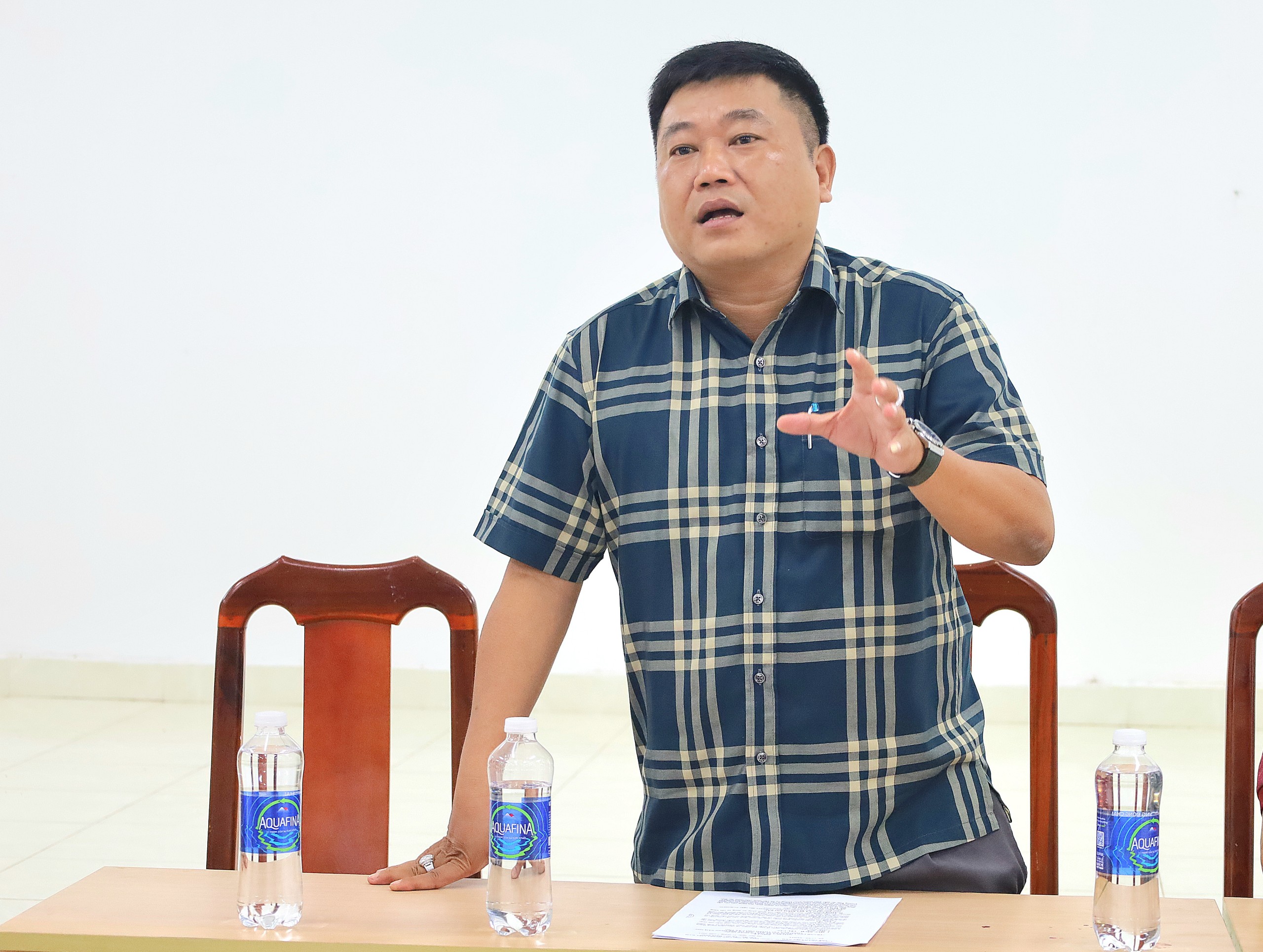 Thiếu tá Phạm Thanh Bình – Trưởng Công an phường Cái Khế, quận Ninh Kiều thông tin yêu cầu về việc đảm bảo ANTT, ATGT cho các vận động viên tham dự giải.