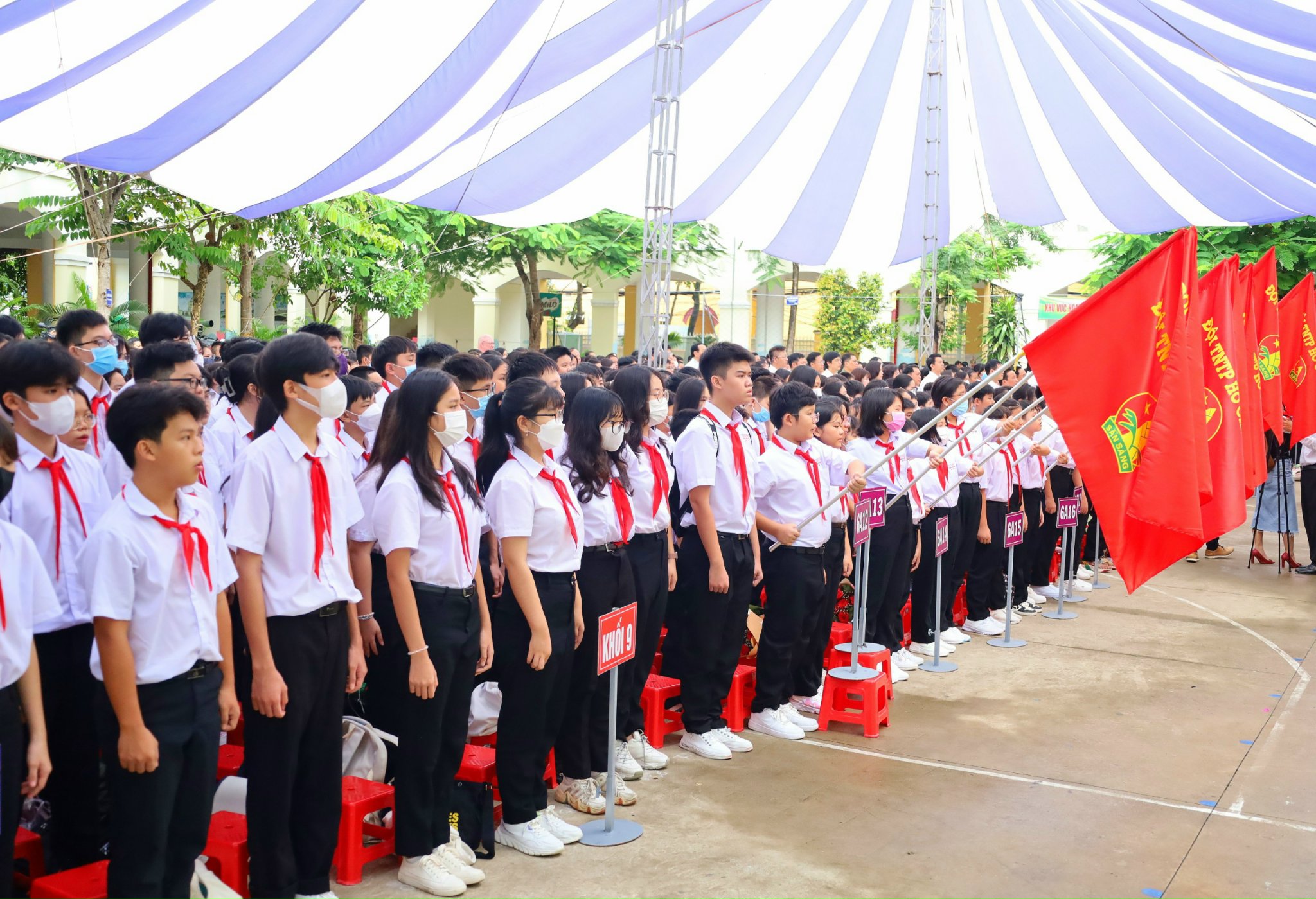 Buổi lễ chào cờ đầu tiên năm học mới 2023 - 2024 của học sinh Trường THCS Đoàn Thị Điểm, quận Ninh Kiều, TP. Cần Thơ.
