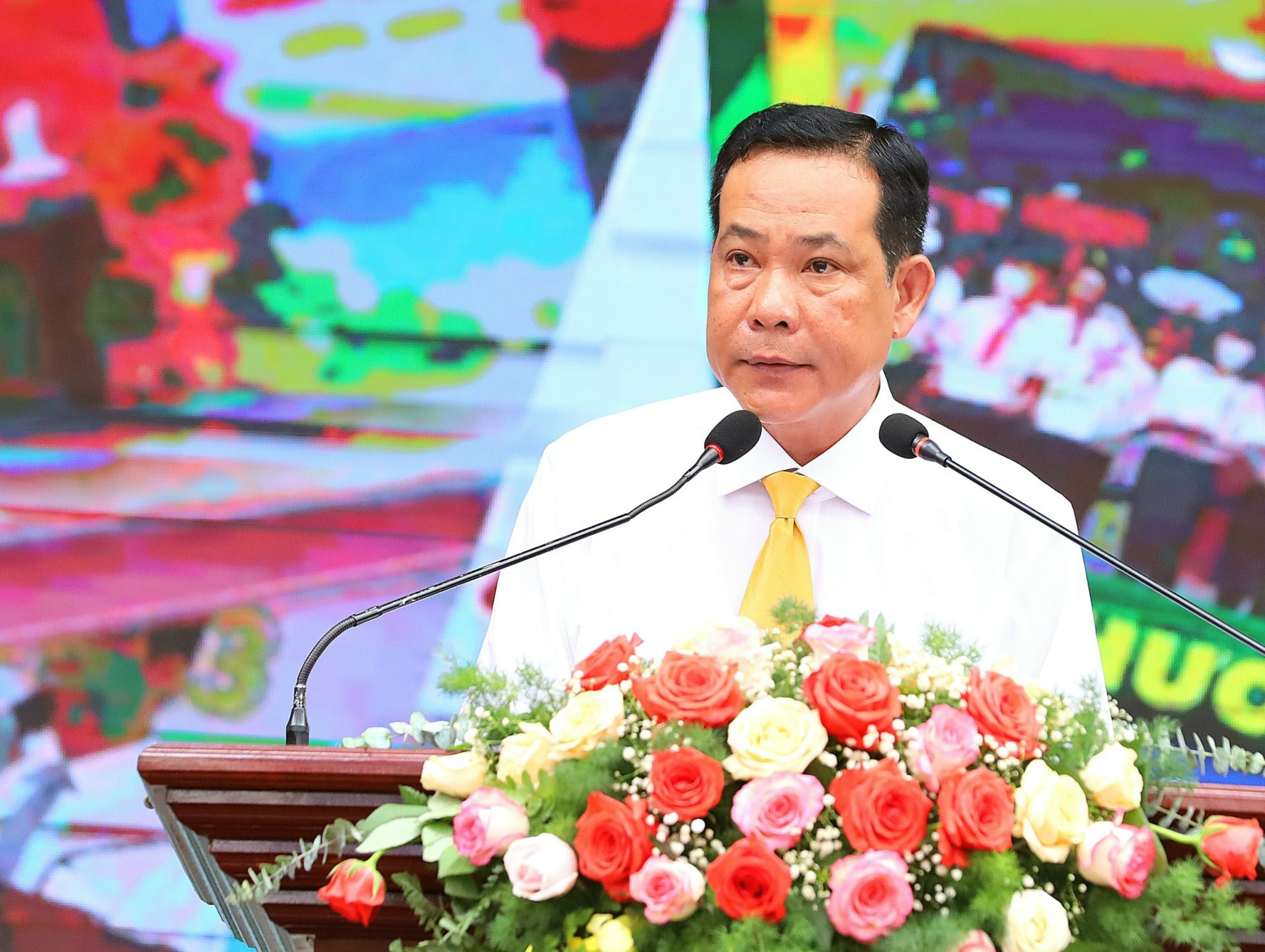 Thầy Trương Vĩnh Khoa - Hiệu trưởng Trường THCS Đoàn Thị Điểm, quận Ninh Kiều phát biểu tại lễ khai giảng.
