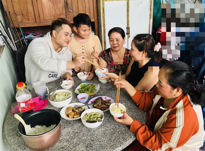 Những bữa cơm đầm ấm, chan hòa yêu thương của gia đình chị Ngọc Thủy.